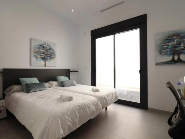 Casa independiente en calle Sierra de Grazalema, 372 -366