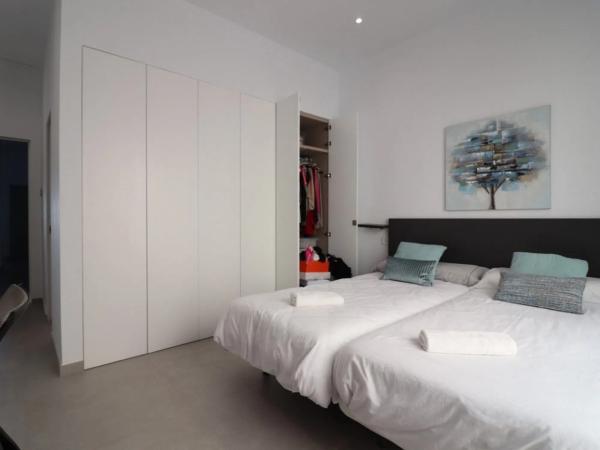 Casa independiente en calle Sierra de Grazalema, 372 -366