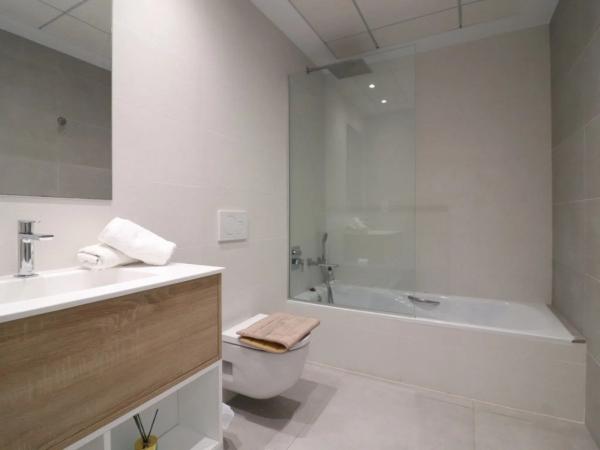 Casa independiente en calle Sierra de Grazalema, 372 -366