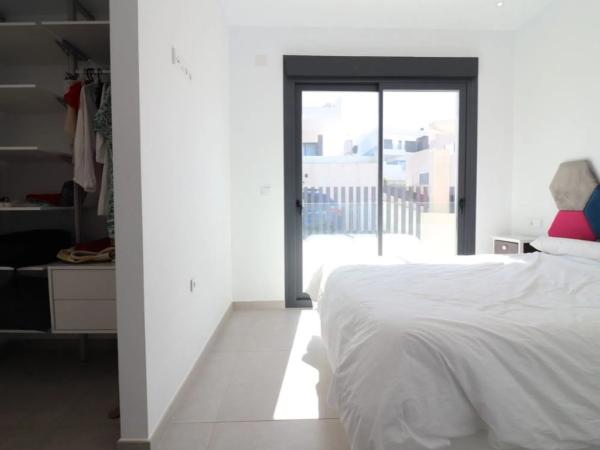 Casa independiente en calle Sierra de Grazalema, 372 -366