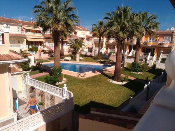 Chalet adosado en calle Trinquete