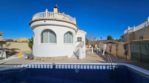 Casa independiente en calle Estocolmo