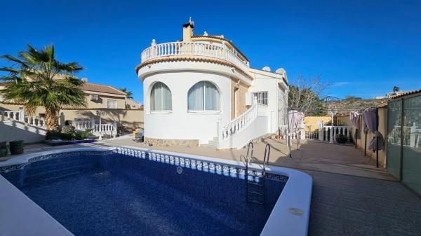 Casa independiente en calle Estocolmo