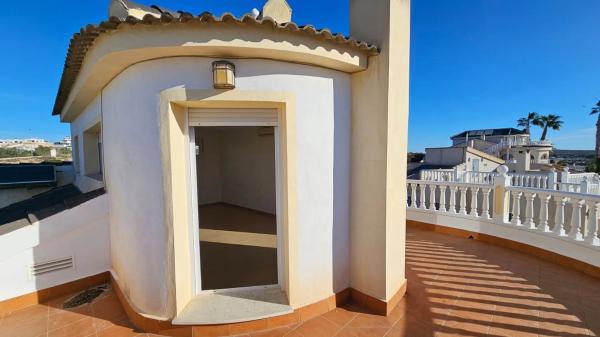 Casa independiente en calle Estocolmo