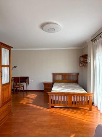 Casa independiente en CL Almendros