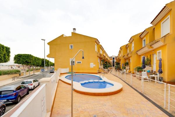 Chalet adosado en calle Rojaleros Ausentes, 33