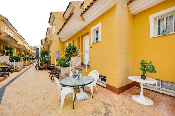 Chalet adosado en calle Rojaleros Ausentes, 33