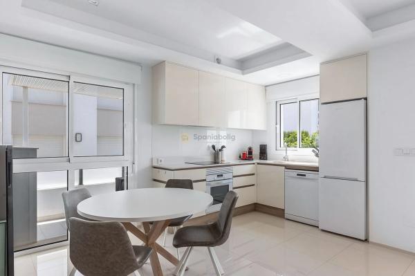 Piso en avenida del Salvador, 55