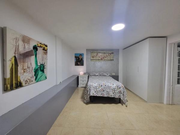 Chalet adosado en calle Cangas