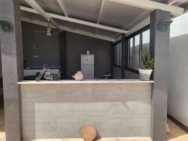 Chalet adosado en calle Cangas