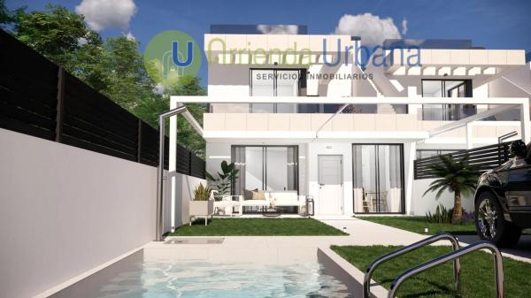 Chalet adosado en calle Orihuela