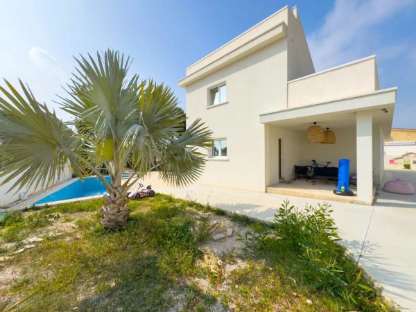 Chalet en avenida de las Naciones