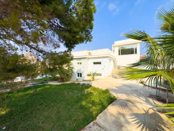 Chalet en avenida de las Naciones