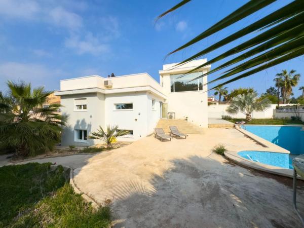 Chalet en avenida de las Naciones