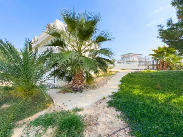 Chalet en avenida de las Naciones