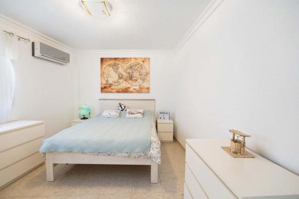 Chalet pareado en calle Romero