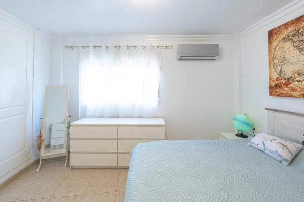 Chalet pareado en calle Romero