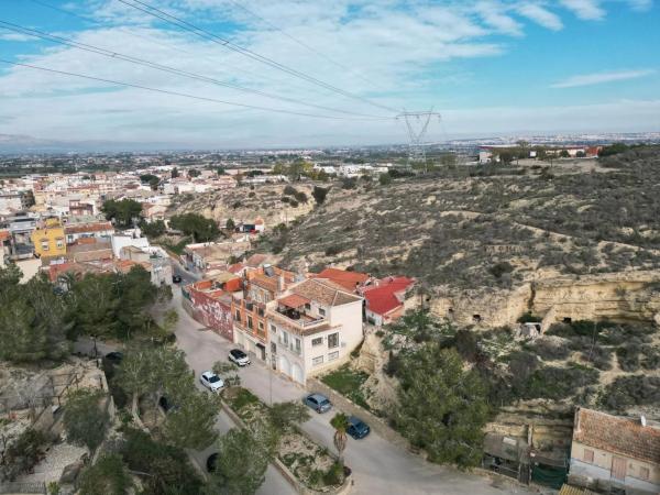 Chalet pareado en calle Romero