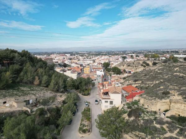 Chalet pareado en calle Romero