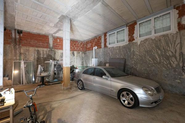 Chalet pareado en calle Romero