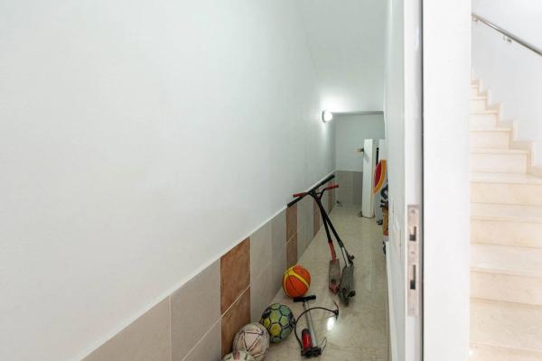 Chalet pareado en calle Romero