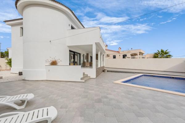 Chalet en calle León, 3