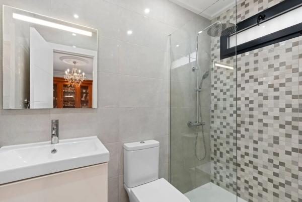 Chalet en calle León, 3