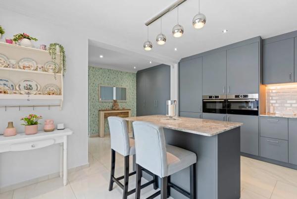 Chalet en calle León, 3