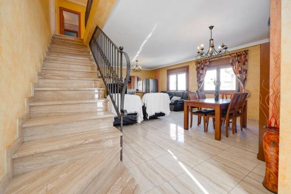 Chalet adosado en Cortés Valencianas, 33