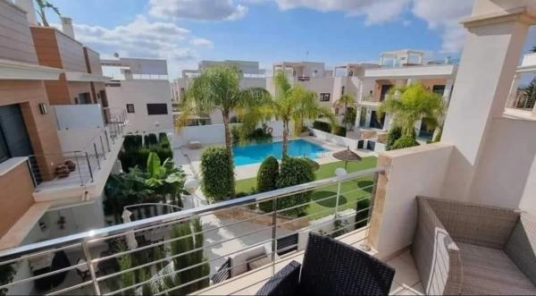 Chalet adosado en calle Numero 5