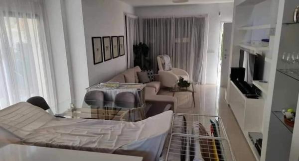 Chalet adosado en calle Numero 5