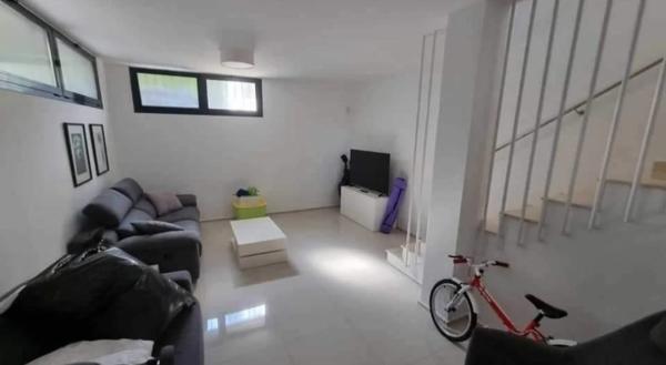 Chalet adosado en calle Numero 5