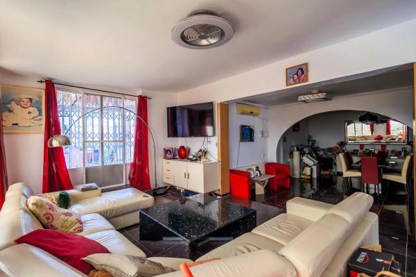 Chalet adosado en calle Costa Tropical, 2