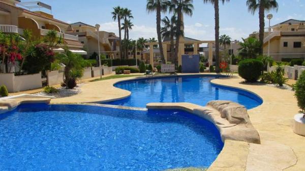 Chalet pareado en calle Pamplona