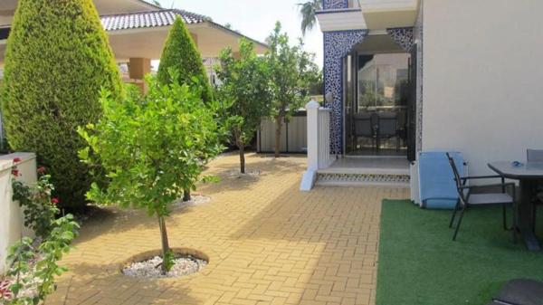 Chalet pareado en calle Pamplona