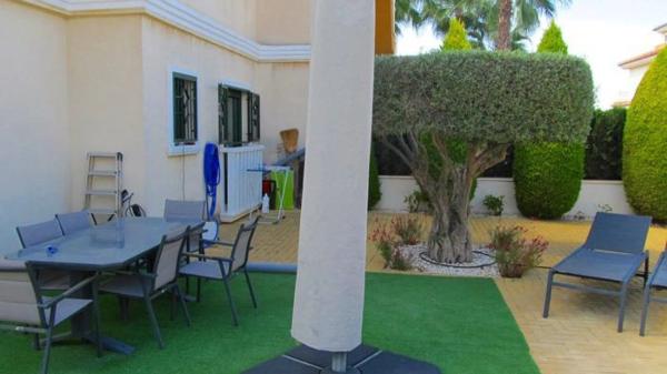 Chalet pareado en calle Pamplona