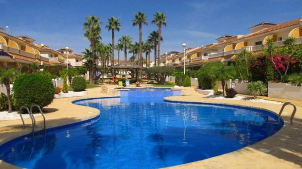 Chalet pareado en calle Pamplona