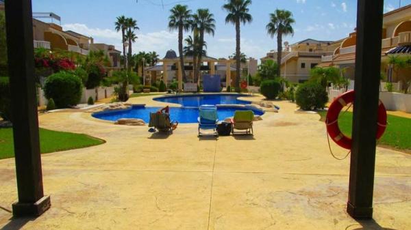 Chalet pareado en calle Pamplona