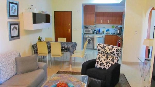 Chalet pareado en calle Pamplona