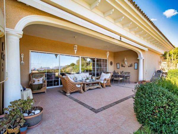 Casa independiente en calle Turquesa