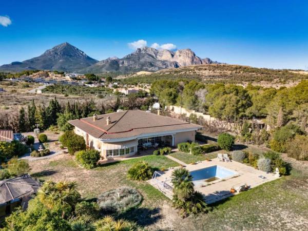Casa independiente en calle Turquesa