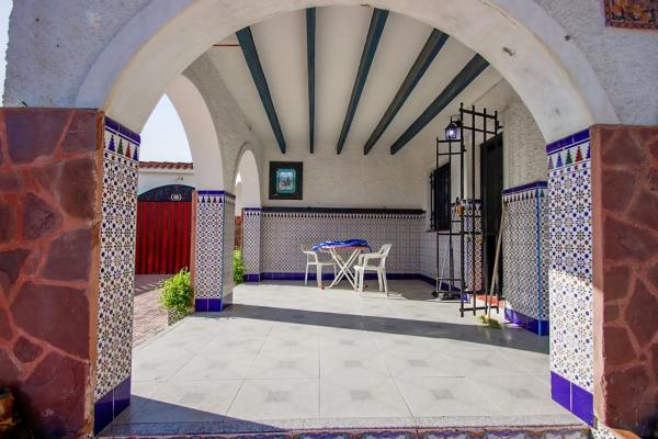 Chalet pareado en calle Urania