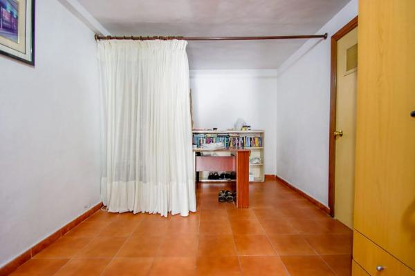 Casa independiente en calle Capricorn