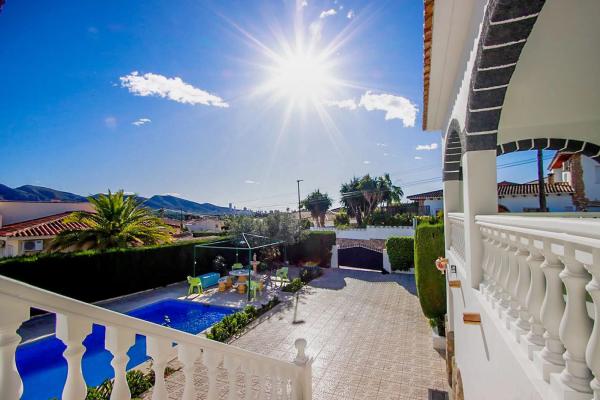 Casa independiente en calle Capricorn