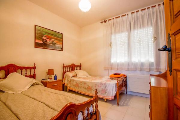 Casa independiente en calle Capricorn