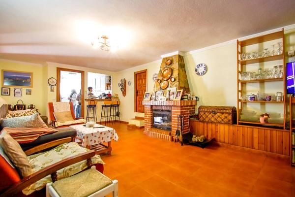 Casa independiente en calle Capricorn