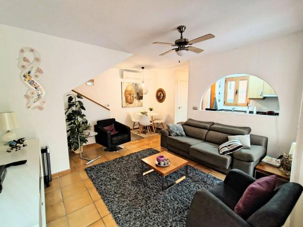 Chalet adosado en calle Cometa Halley