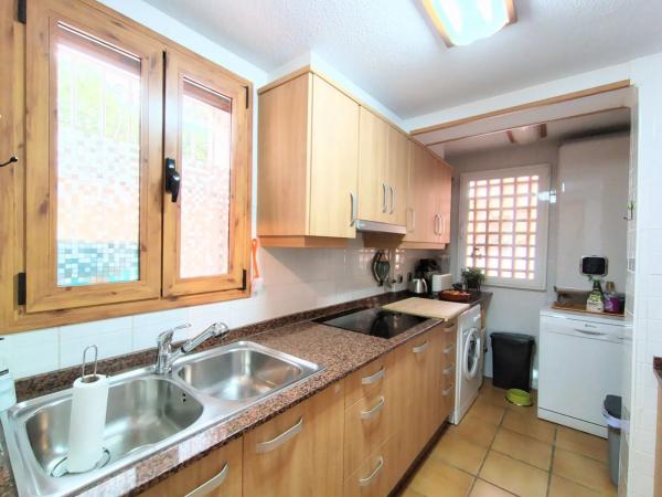 Chalet adosado en calle Cometa Halley