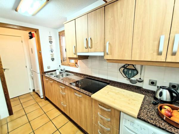 Chalet adosado en calle Cometa Halley