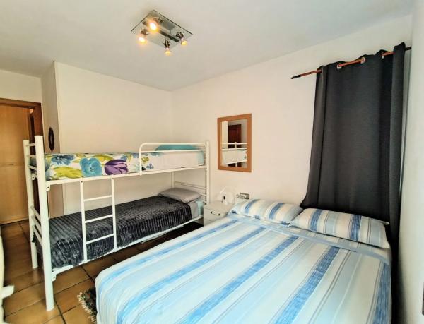 Chalet adosado en calle Cometa Halley